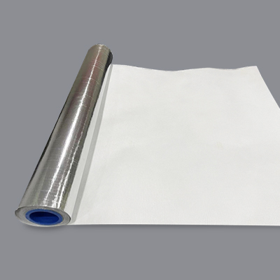 Feuille d\'aluminium laminée avec un tissu en fibre de verre