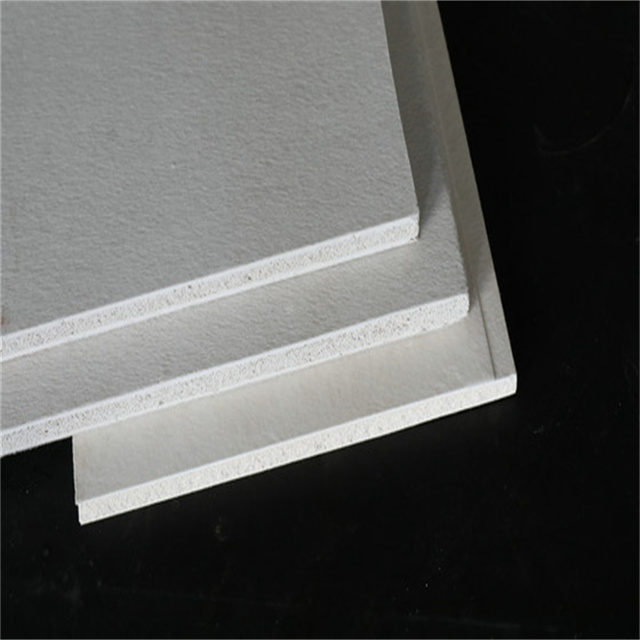 Tissu de revêtement de sol en fibre de verre, tapis en fibre de verre enduit de CaCO3, tissu de toiture renforcé en fibre de verre 